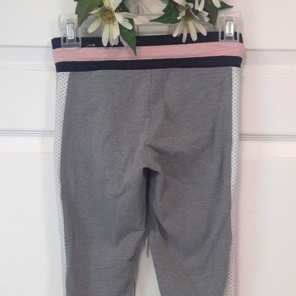 PINK Victoria's Secret Yoga Leggings - Picture 4 of 9